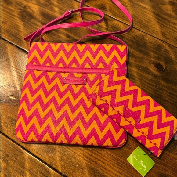 NWT Vera Bradley Ziggy Zags Crossbody Bag Purse & matching tri fold wallet Pink - Picture 1 of 16